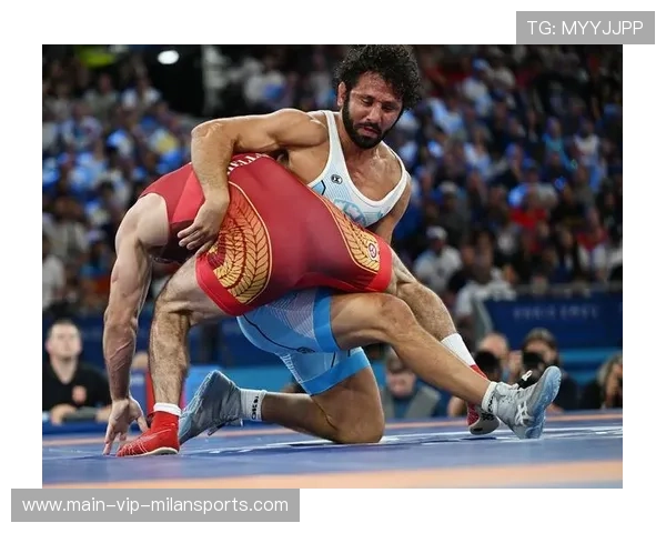 自由式摔跤队通过实战检验训练成果,整体节奏掌控更好 自由式摔跤队通过实战检验训练成果,整体节奏掌控更好