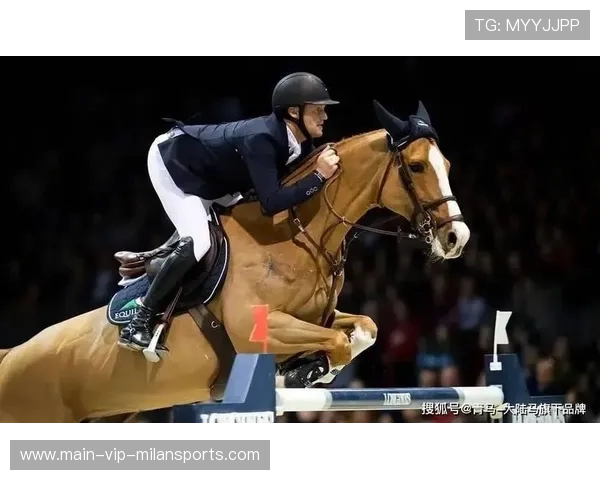 马术场上惊魂一刻：座驾突然失控